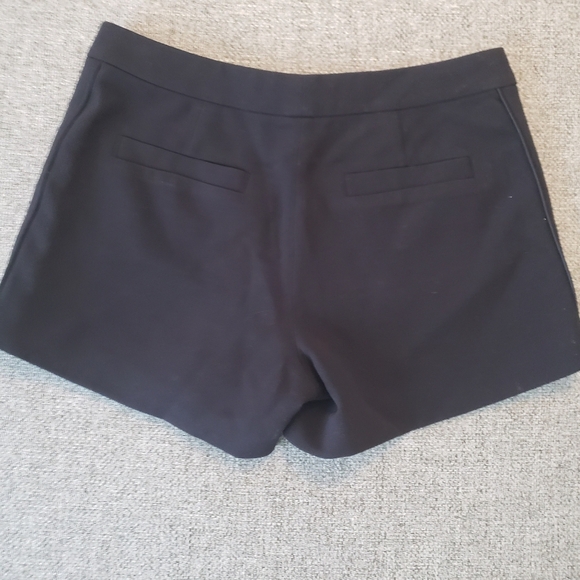 JUICY COUTURE-WOMEN BLACK DRESSY SHORTS SIZE 2 - Picture 5 of 8